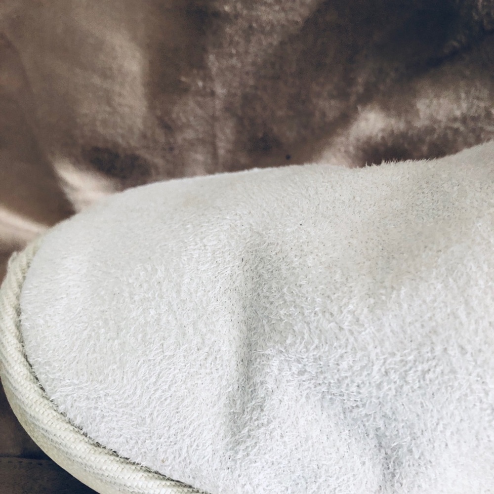 Cozy White Fur-Lined Boots - Picture 5 of 16